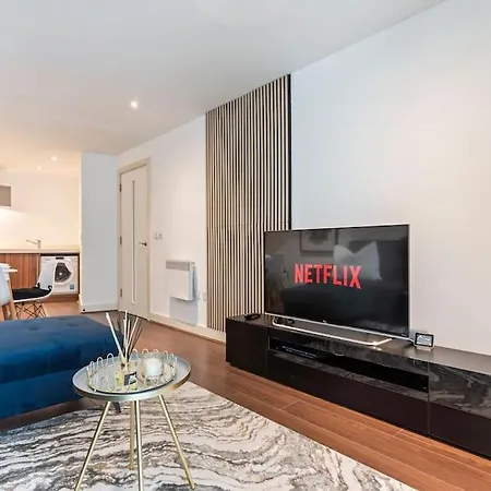 Apartment City Centre, Free Parking, Excellent Location, Sleeps 6, Long Offers *
